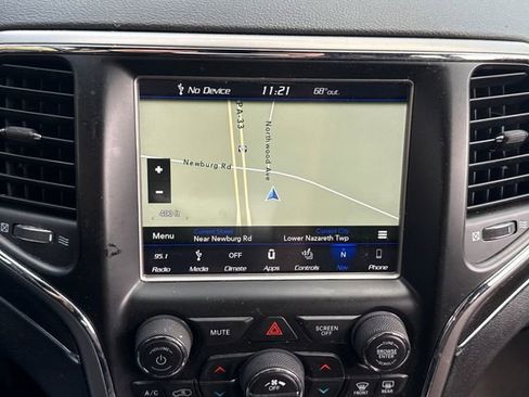 Used 2018 Jeep Grand Cherokee Limited w/ Trailer Tow Group IV image 29