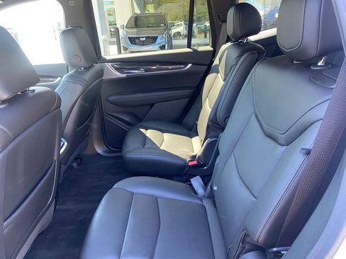 Certified 2023 Cadillac XT6 Sport w/ Technology Package AWD/4WD image 15
