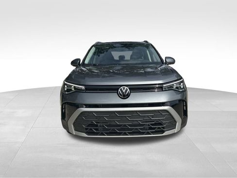 New 2025 Volkswagen Taos SE w/ Panoramic Sunroof Package image 8