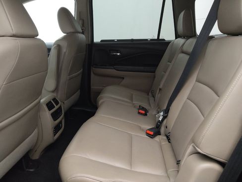 Used 2018 Honda Pilot Touring image 18