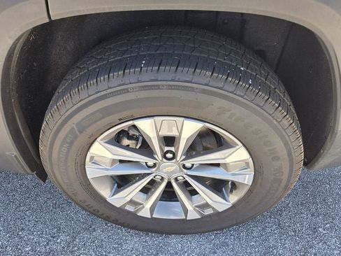 Used 2025 Chevrolet Equinox LT FWD image 9