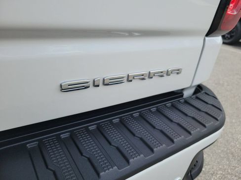 Used 2024 GMC Sierra 1500 Denali w/ Denali Reserve Package AWD/4WD image 9