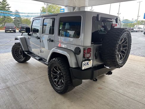 Used 2018 Jeep Wrangler Unlimited Sahara image 4