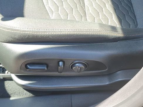 Used 2020 Chevrolet Equinox LT AWD/4WD image 26