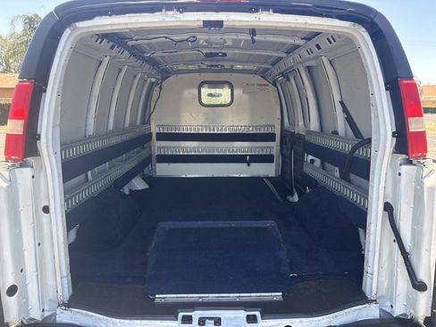 Used 2016 Chevrolet Express 2500 RWD image 27