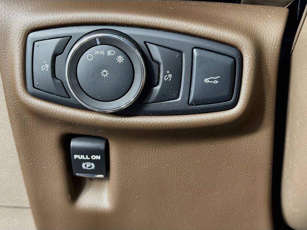 Used 2017 Lincoln MKX Reserve w/ Driver Assistance Package FWD image 15