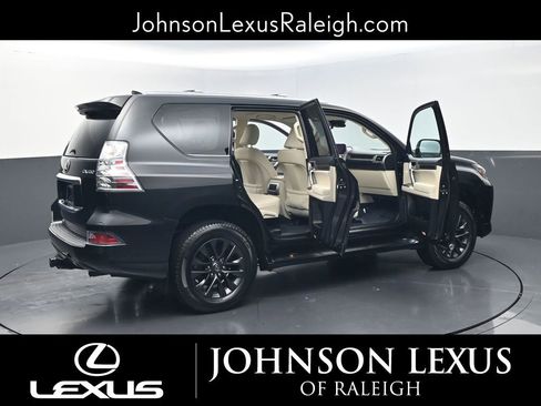 Used 2023 Lexus GX 460 Premium w/ Premium Plus Package image 32