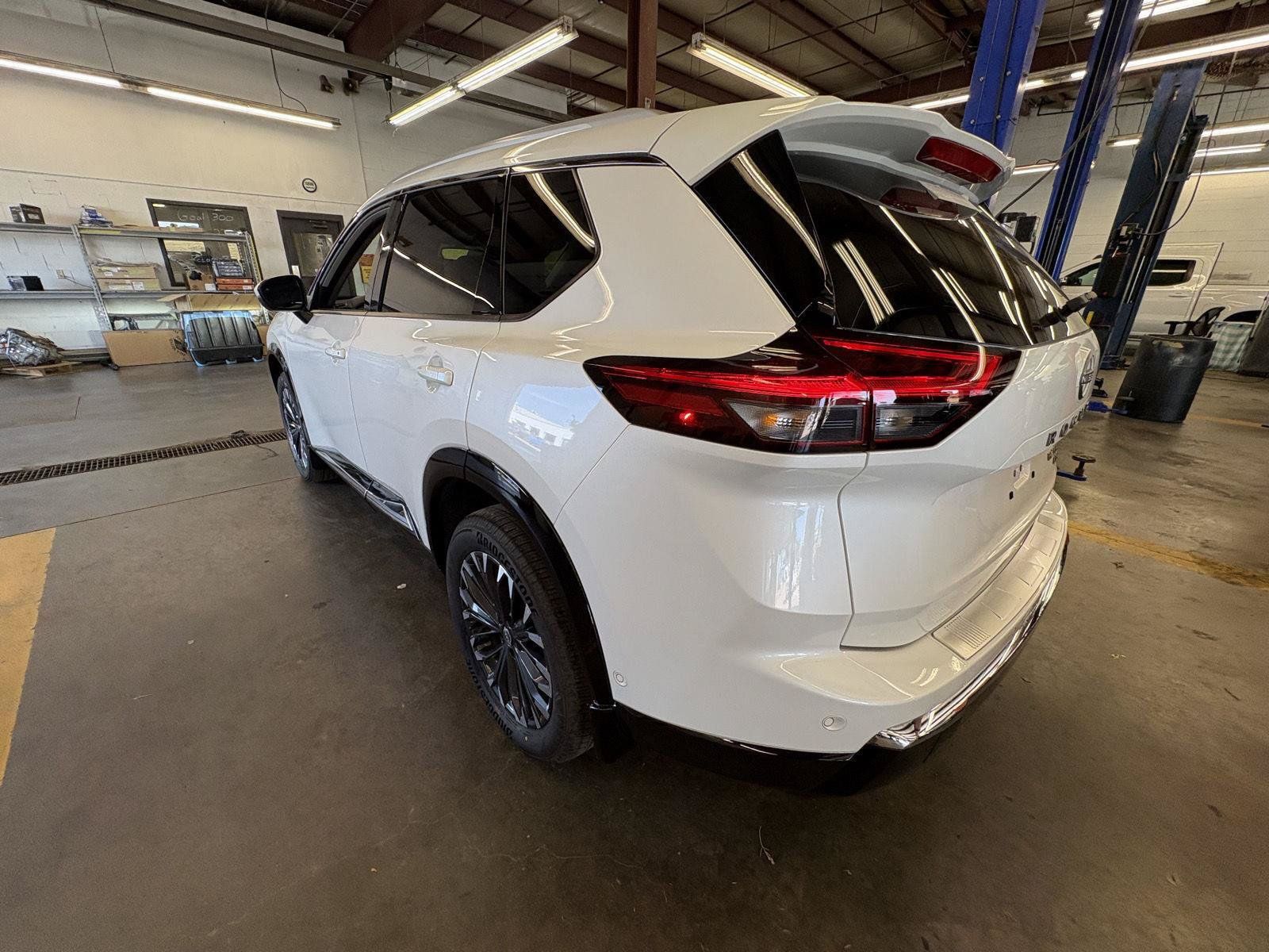 Used 2026 Nissan Rogue Platinum w/ Tech Package AWD/4WD image 3