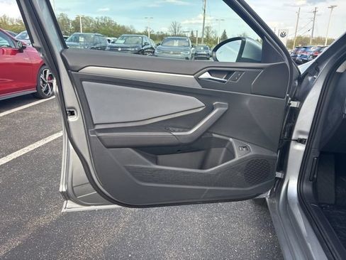 New 2026 Volkswagen Jetta SE FWD image 14