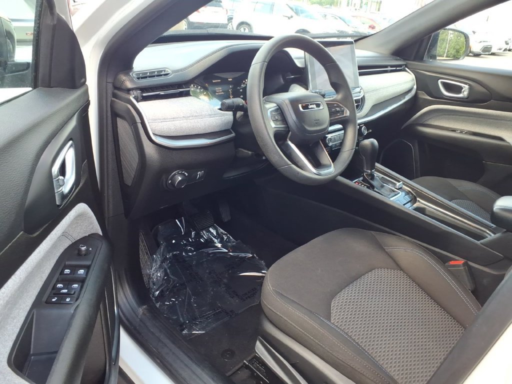 Used 2024 Jeep Compass Sport AWD/4WD image 6