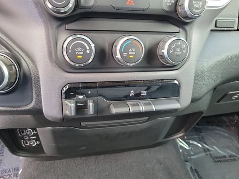Used 2019 RAM 1500 Big Horn AWD/4WD image 29