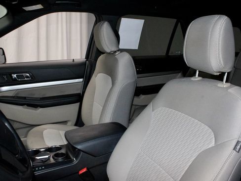 Used 2018 Ford Explorer FWD image 25