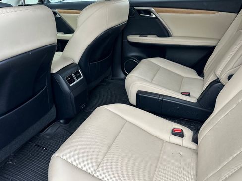 Used 2022 Lexus RX 350L FWD w/ Premium Package image 8