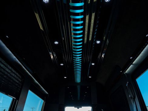 Used 2014 Mercedes-Benz Sprinter 2500 image 18