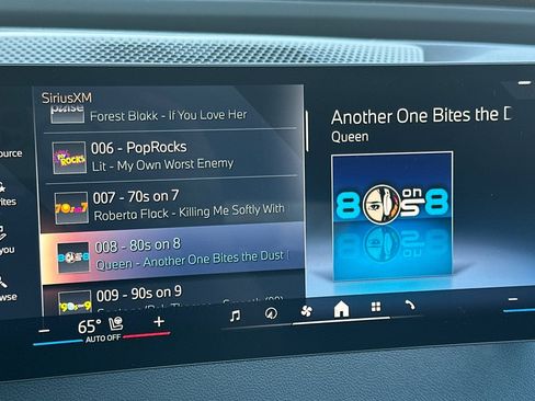 Used 2026 BMW iX xDrive45 w/ Premium Package image 25