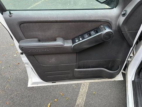 Used 2010 Ford Explorer XLT image 5