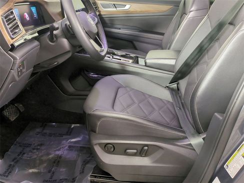 Used 2024 Volkswagen Atlas SE image 18