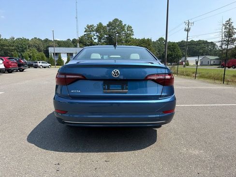 Used 2020 Volkswagen Jetta SE w/ SE Cold Weather Package FWD image 6