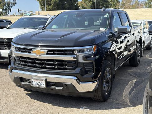 Used 2022 Chevrolet Silverado 1500 LT RWD image 3
