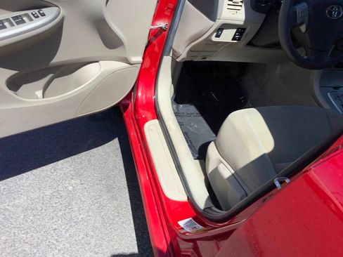 Used 2013 Toyota Corolla LE FWD image 26