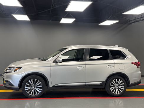 Used 2020 Mitsubishi Outlander SEL AWD/4WD image 3
