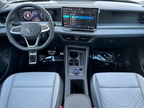 New 2026 Volkswagen Tiguan SE R-Line image 12