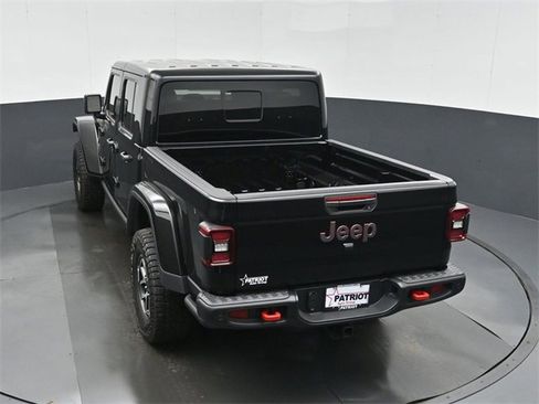 New 2025 Jeep Gladiator Rubicon image 32