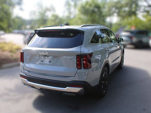 Certified 2024 Kia Sorento S w/ Panoramic Sunroof Package FWD image 12
