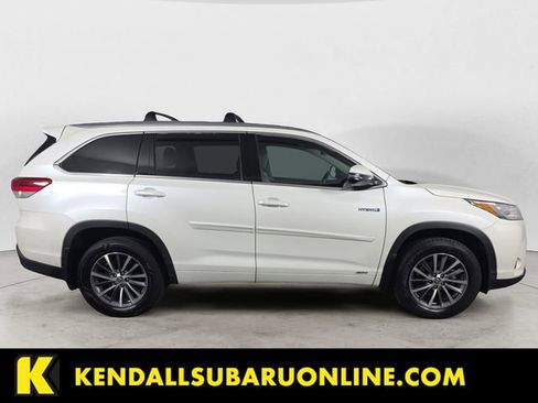 Used 2017 Toyota Highlander XLE image 6