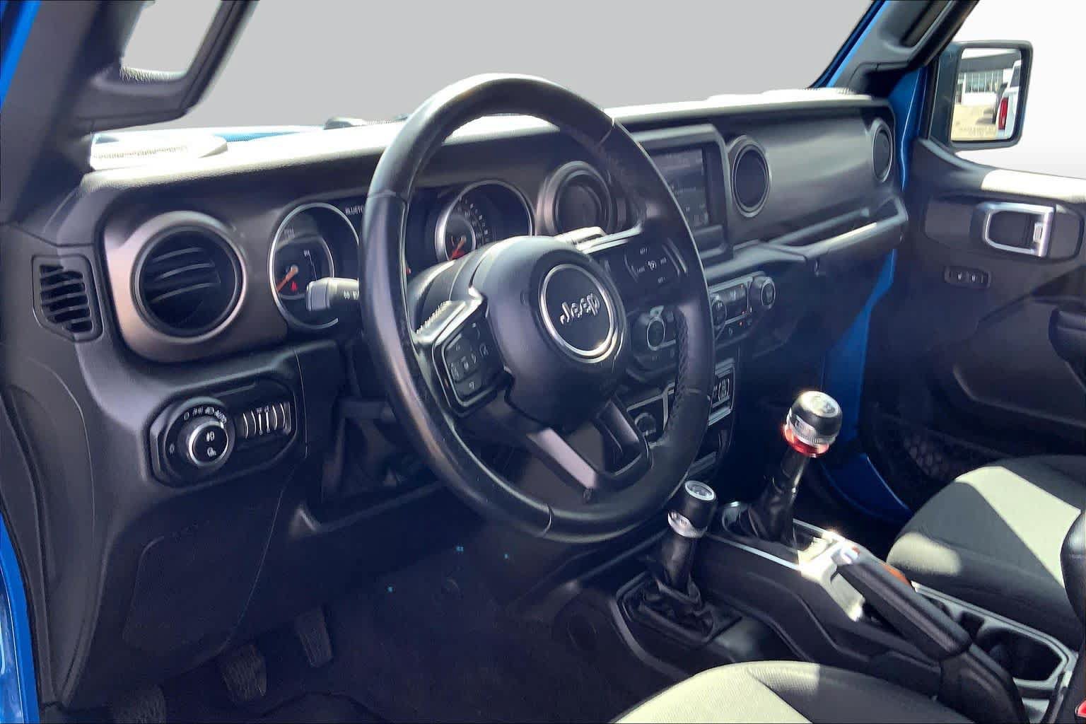 Used 2020 Jeep Gladiator Sport w/ Quick Order Package 23S AWD/4WD image 15