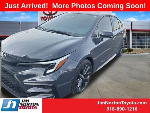 Used 2024 Toyota Corolla SE image 2