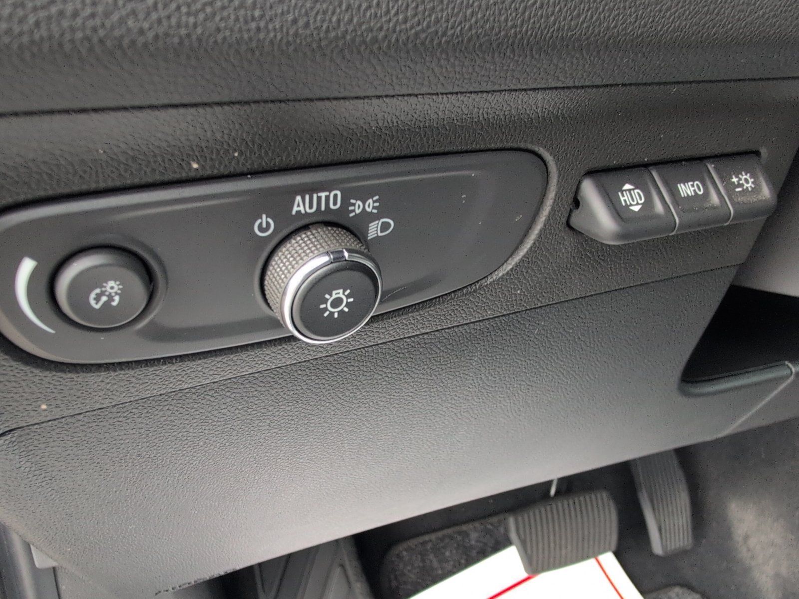 Used 2023 Buick Envision Avenir AWD/4WD image 22