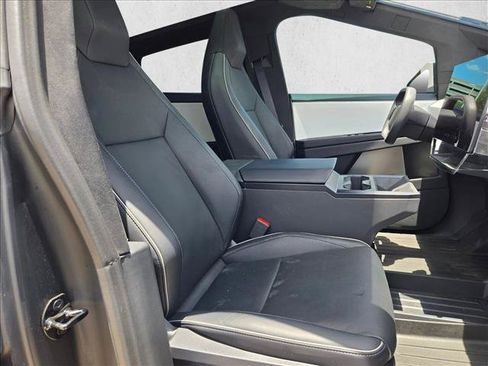 Used 2025 Tesla Cybertruck AWD Crew Cab image 7