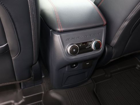 Used 2025 Ford Explorer ST-Line image 14