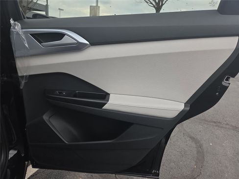 New 2026 Volkswagen Taos SE AWD/4WD image 30