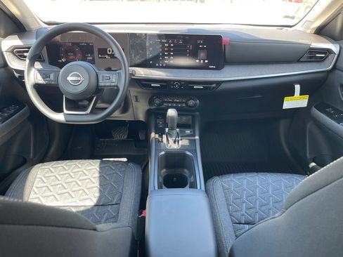 New 2026 Nissan Kicks SV w/ SV Premium Package FWD image 17