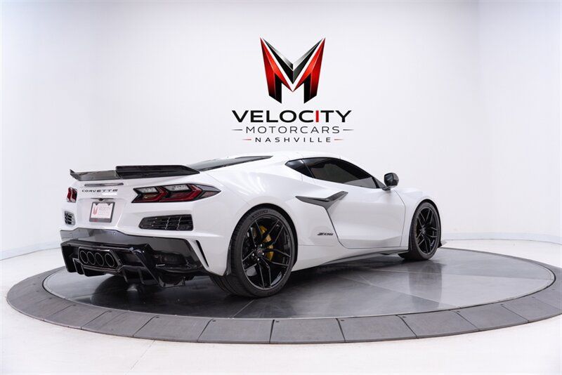 Used 2025 Chevrolet Corvette Z06 w/ Stealth Interior Trim Package RWD image 6
