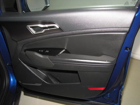 Used 2023 Kia Sportage EX FWD image 21
