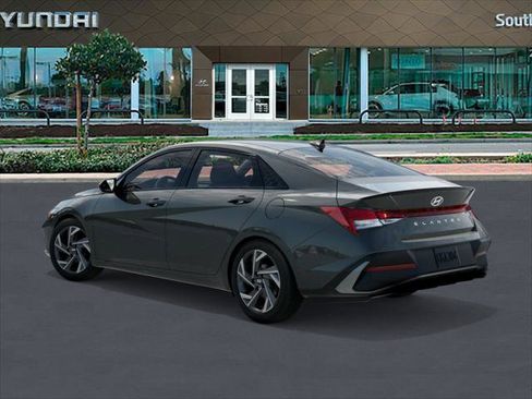New 2026 Hyundai Elantra SEL Sport image 5