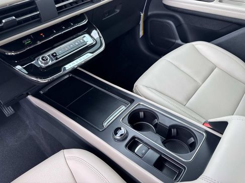 New 2026 Lincoln Corsair Premiere FWD image 25