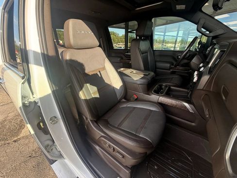 Used 2020 GMC Sierra 2500 Denali w/ Denali Ultimate Package AWD/4WD image 24
