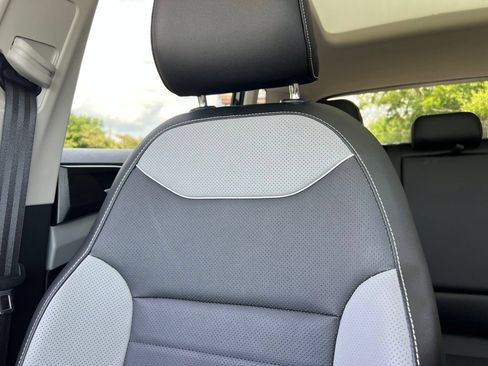 Certified 2023 Volkswagen Taos SEL AWD/4WD image 22