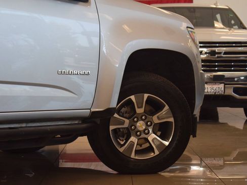 Used 2018 Chevrolet Colorado Z71 AWD/4WD image 36