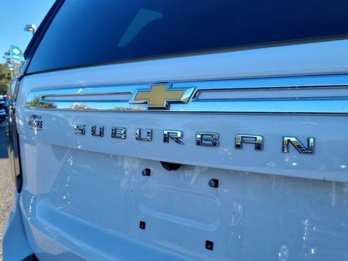 Certified 2024 Chevrolet Suburban LT image 10