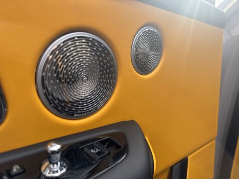 Used 2024 Rolls-Royce Cullinan w/ Interior Detailing Package image 43