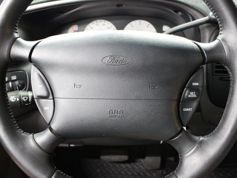 Used 1999 Ford F150 Lightning RWD image 10