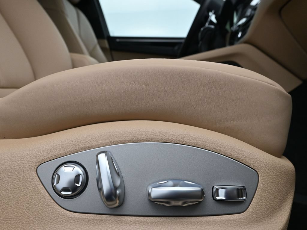 Used 2026 Porsche Macan AWD/4WD image 15