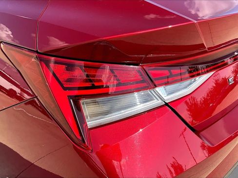 Used 2023 Hyundai Elantra Limited FWD image 28