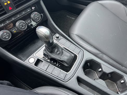 Certified 2020 Volkswagen Jetta SEL image 23