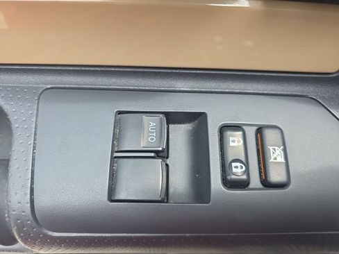 Used 2014 Toyota FJ Cruiser 4WD w/ Upgrade Package image 27